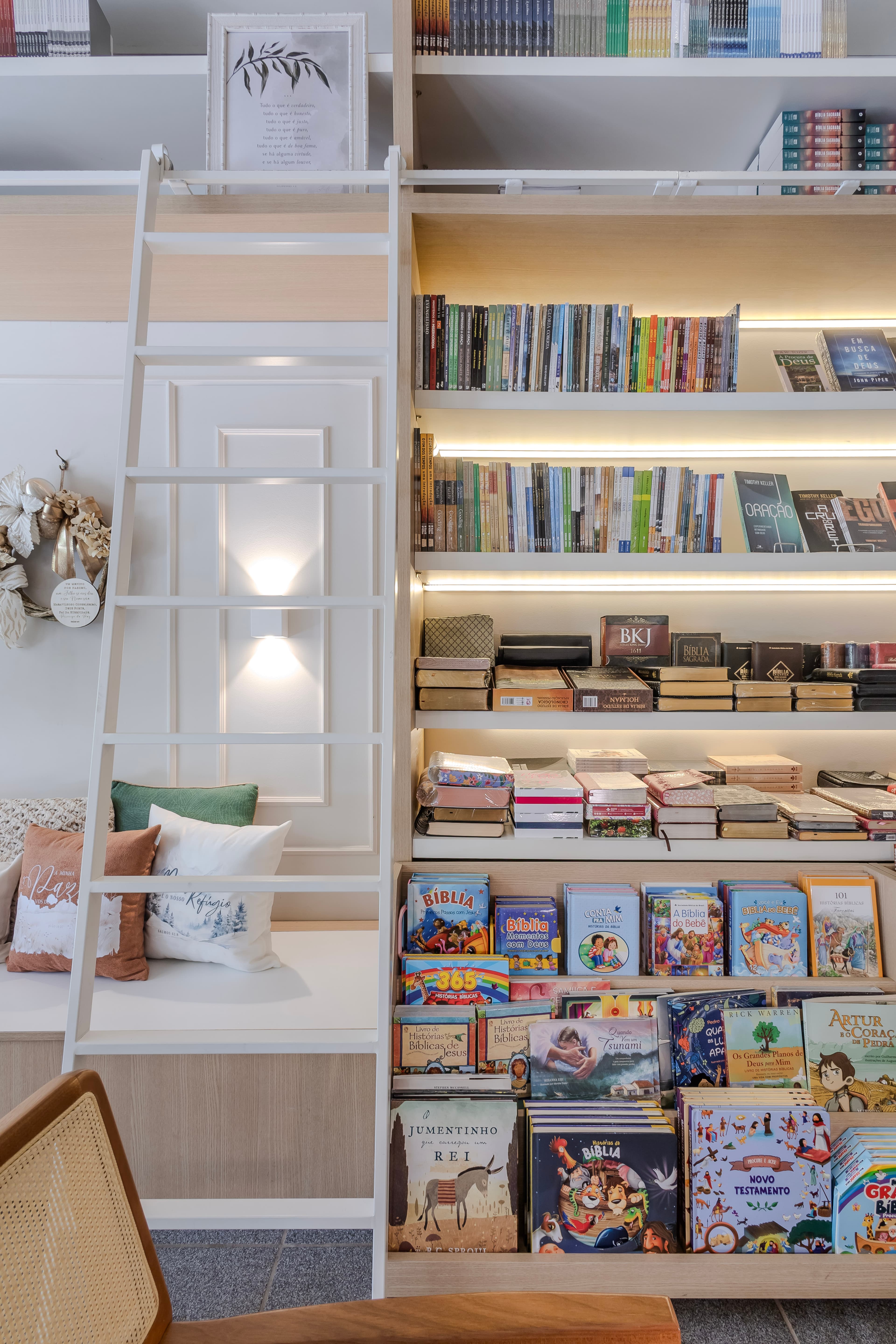 camila chalon projeto livraria porto alegre jardim lindoia - Projeto de arquitetura e design de interiores - Comercial - Camila Chalon Arquitetura